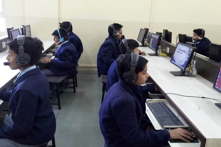 Shri Vaishnav Academy-Computer Lab