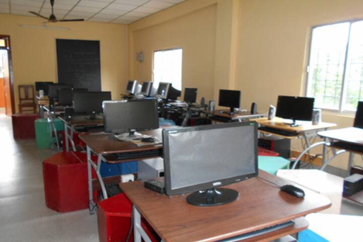 St Xavier School-Computer Lab