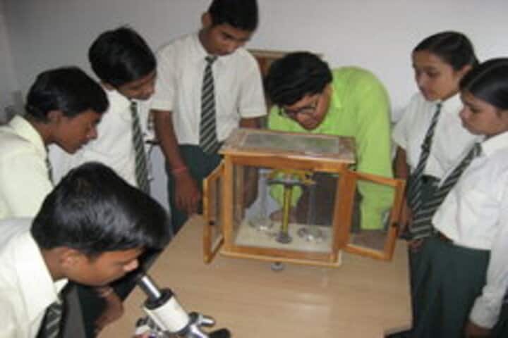 Brilliant Public School-Science Lab