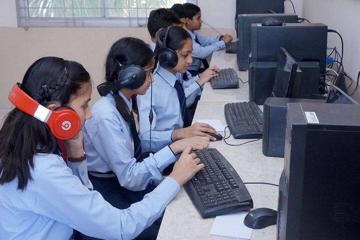 Standard Public School-Computer Lab