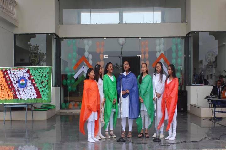 The Royal Ecole-Group Song