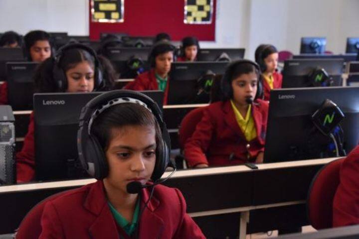 The Royal Ecole-Language Labs
