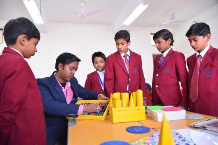 The Royal Ecole-Maths Labs
