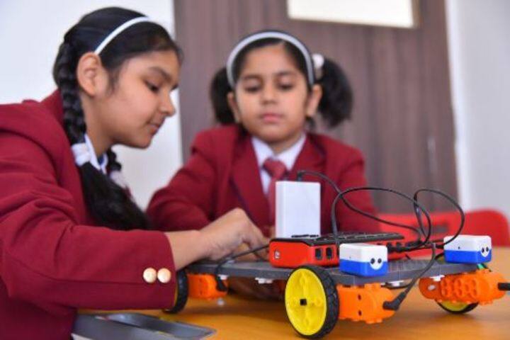 The Royal Ecole-Robotics Labs