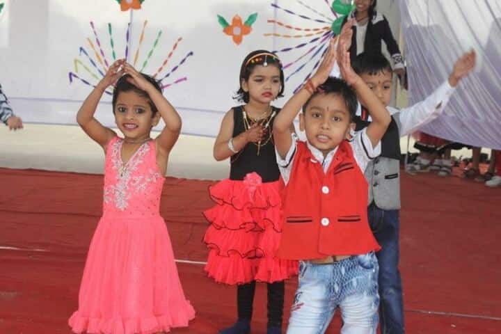 The Shivhare International School-Primary Dance