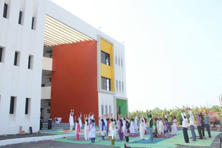 Triumphal Arch Academy-Campus View