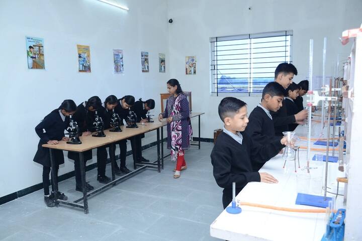 Vidyodaya International School-Bio lab