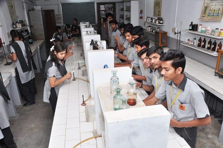 Vindhyachal Academy-Chemistry lab