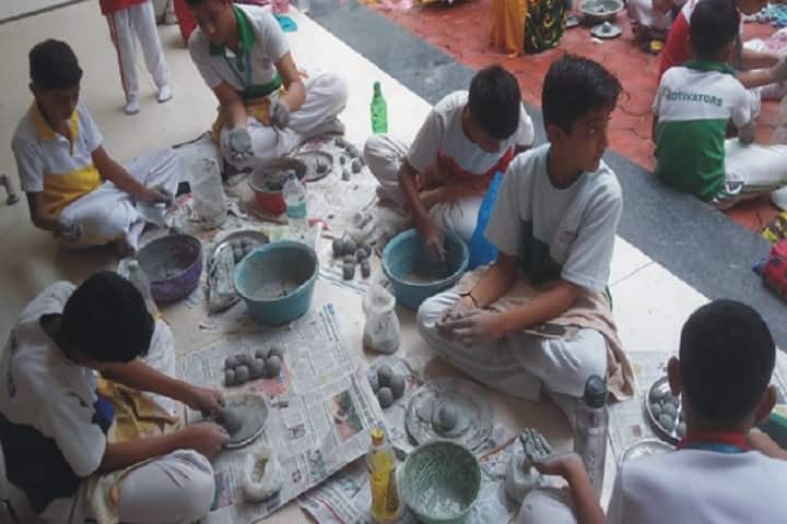 Achievers Heights International School-Making Ganesh