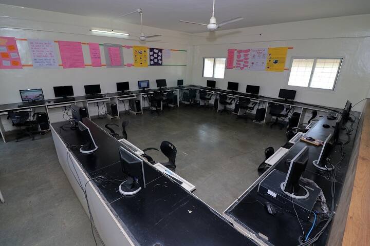 Aditya English Medium School-IT Lab