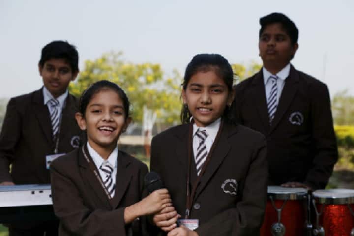 Anil Jindal World School-Student Singing