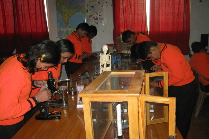 Chaitanya Gurukul Trust Public School-Lab