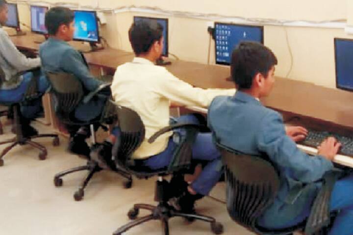 Atma Malik International School-IT Lab