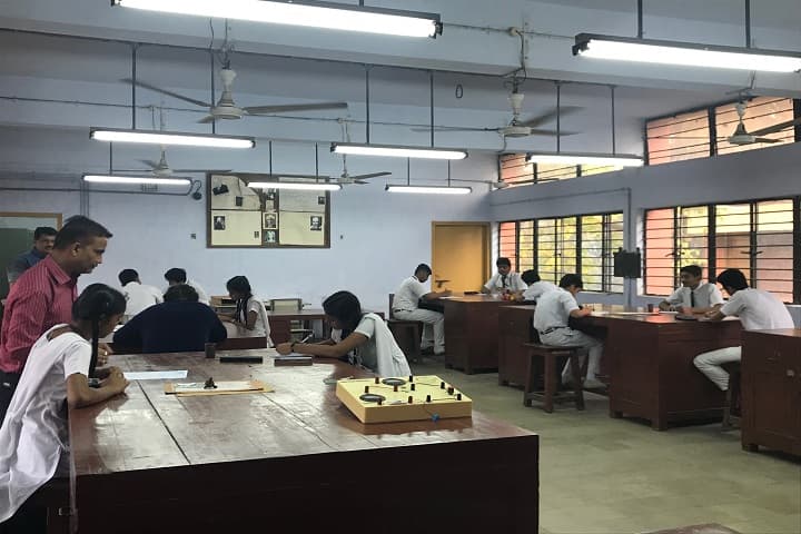 Atomic Energy Central School No 1-Physics Lab