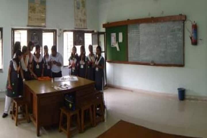 Atomic Energy Central School No 6-Chemistry Lab