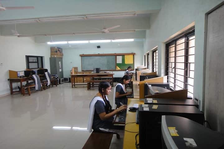 Atomic Energy Central School No 6-IT Lab