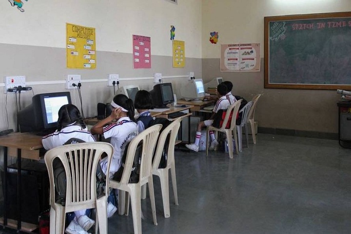 Bharati Vidyapeeth English Medium School-IT Lab