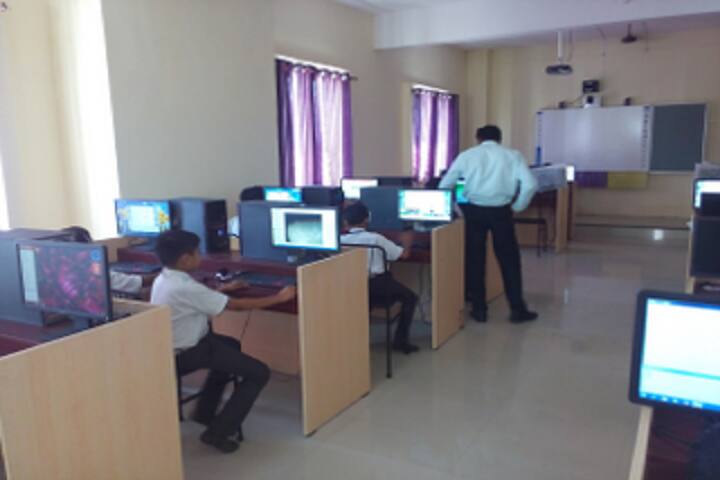 Buldana Cambridge School-IT Labs