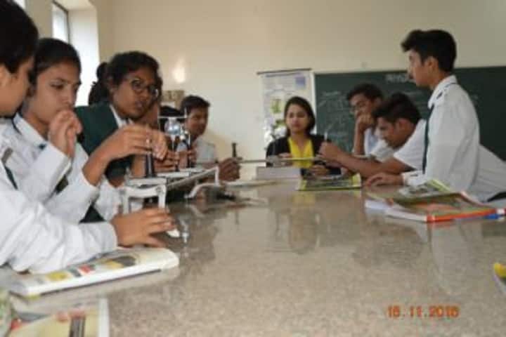 Delhi Public School-Physics Lab