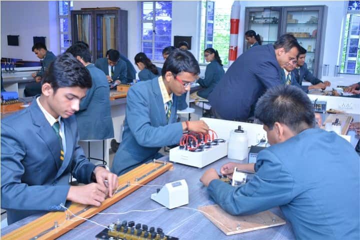 Dhruv Academy-Physics Lab