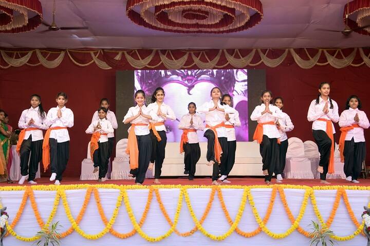 Dr Cyrus Poonawalla English Medium School-Dance