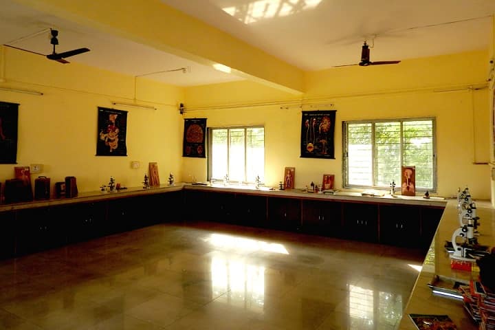 Dr Ulhas Patil English Medium School-Biology-Lab