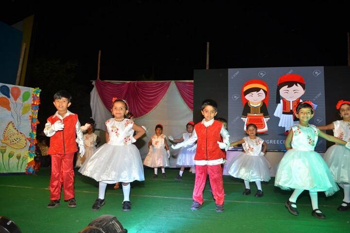 Dr Kadam Gurukul-Dance