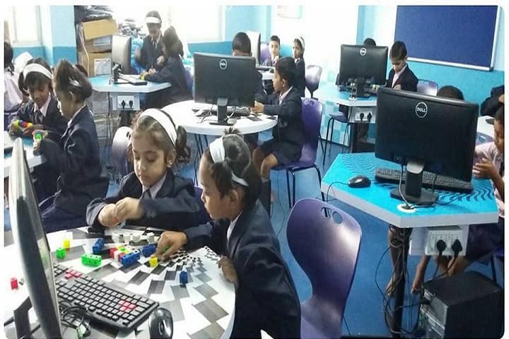 Gayatri English Medium School-Computer Lab