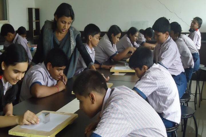 Greenfingers Global School-Physics Lab