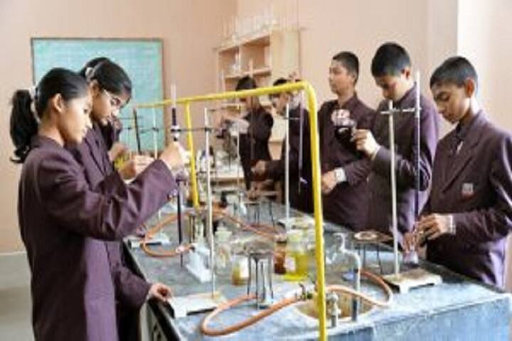 Sharad Pawar International School-chemistry lab