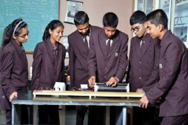 Sharad Pawar International School-Physics Lab