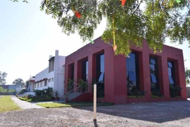 Innovera School-Building