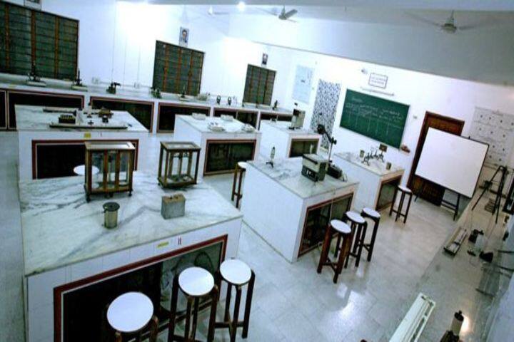 DAV Public School-Lab