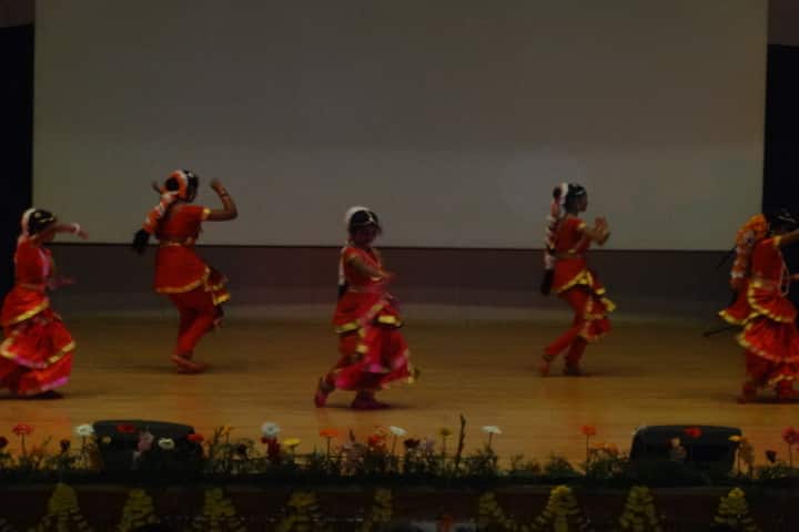 Vivekananda kendra vidyalaya - traditional dance