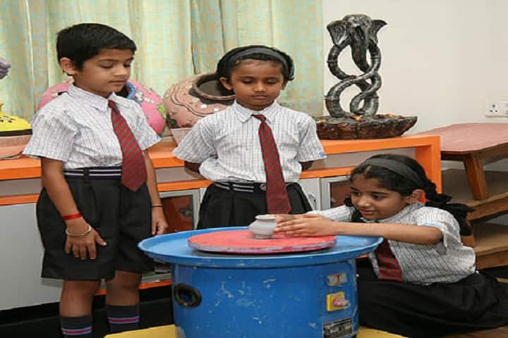 K.K. Wagh Universal School-Art And Craft
