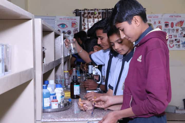 Kanaiyalal Raojibhai Public School-Chemistry Lab