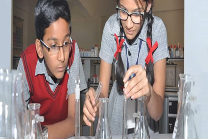 Kle English Medium School-Science-Lab