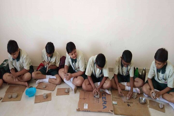 L H Patil English Medium School-Art And Craft