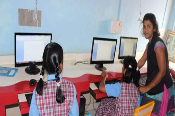 Late Mrs Housabai Jaypal Magdum Public School-Computer Lab