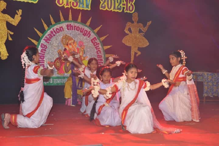 Lord Ganesha English School-Dance