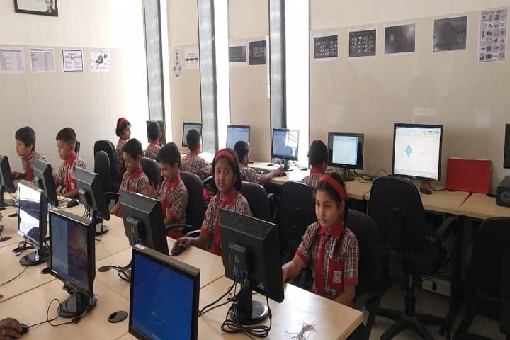 Lotus English Medium School-IT Lab