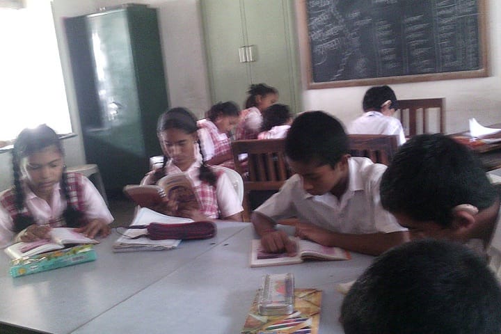 MES Bhave High School-Library