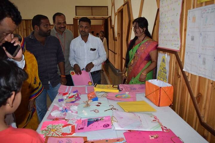 Maneers Vishwashanti Gurukul Nivasi School-Exhibition