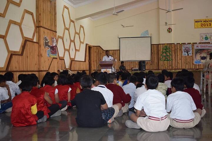 Maneers Vishwashanti Gurukul Nivasi School-Seminar
