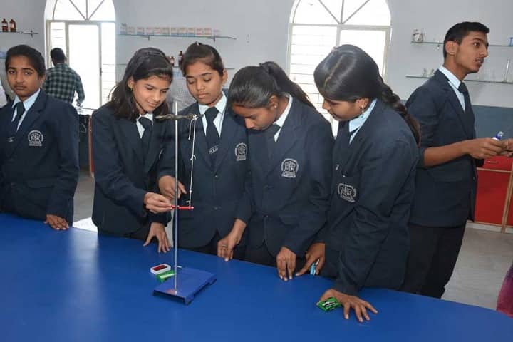 Modern International School-Chemistry Lab