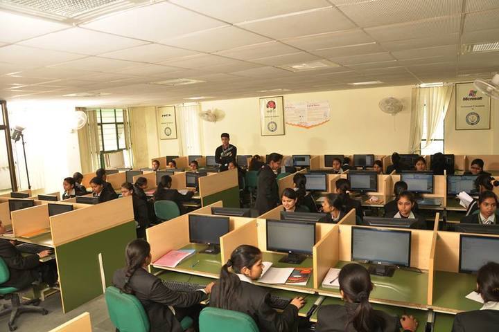 Dav Public School-Computer Lab