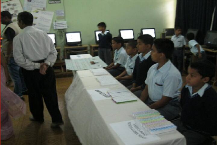 Neeri Modern School-Computer Lab