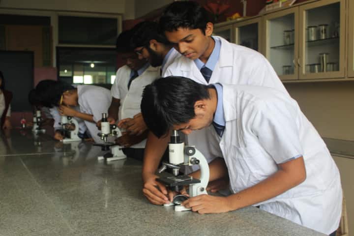 New Horizon Scholars School-Biology Lab