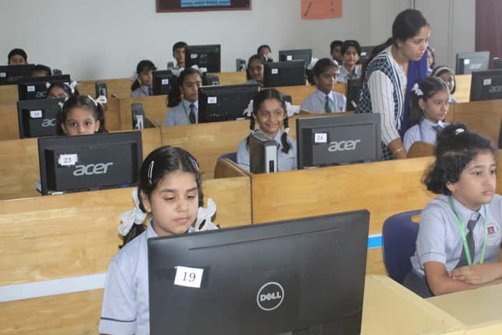 New Horizon Scholars School-Computer Lab