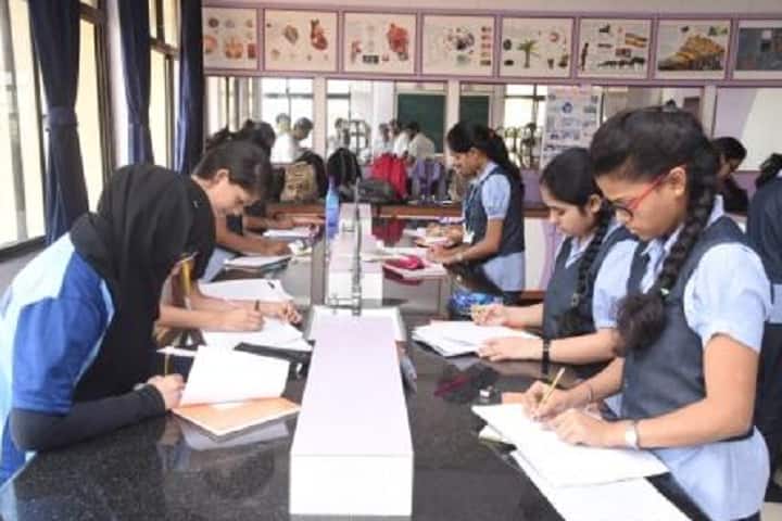 New Horizon Public School Khanda Colony-Biology Lab